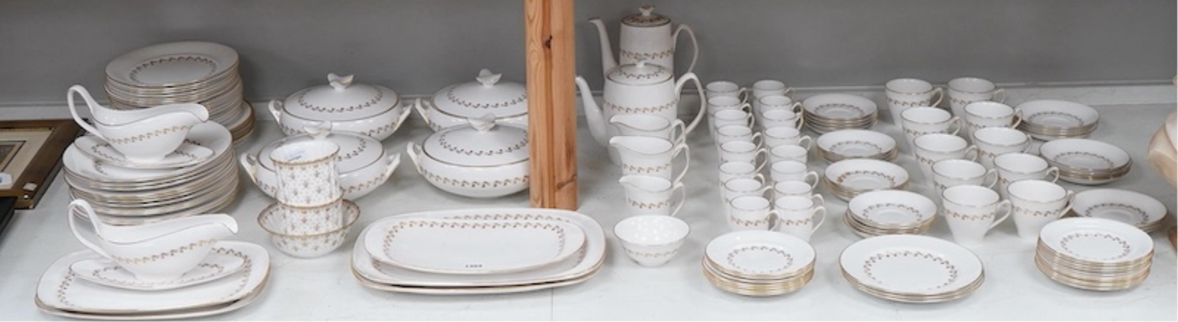 An extensive Spode Delphi dinner, tea and coffee service